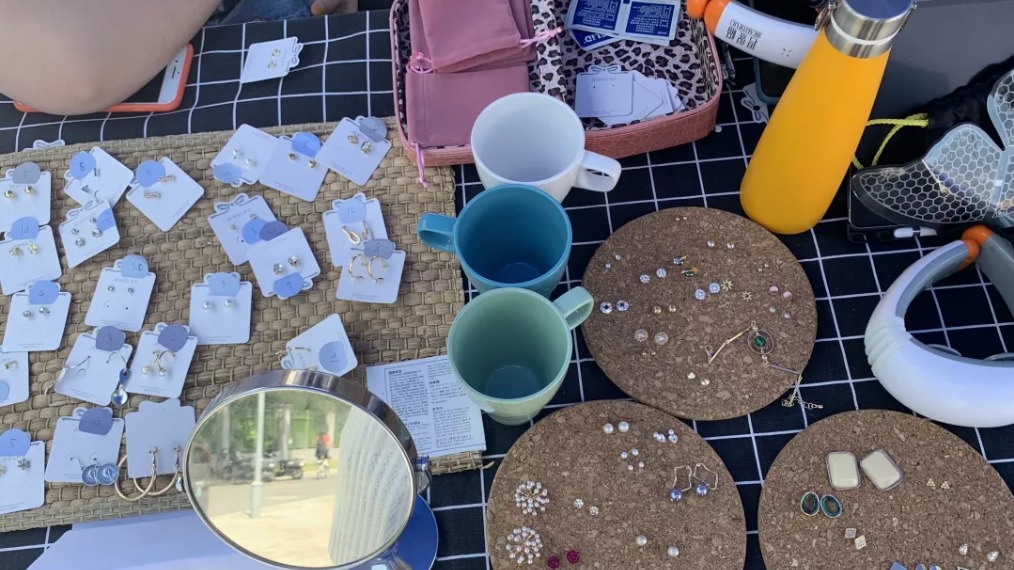 拾光红五月 艺趣跃动时 | 艺术学院创意集市圆满收...